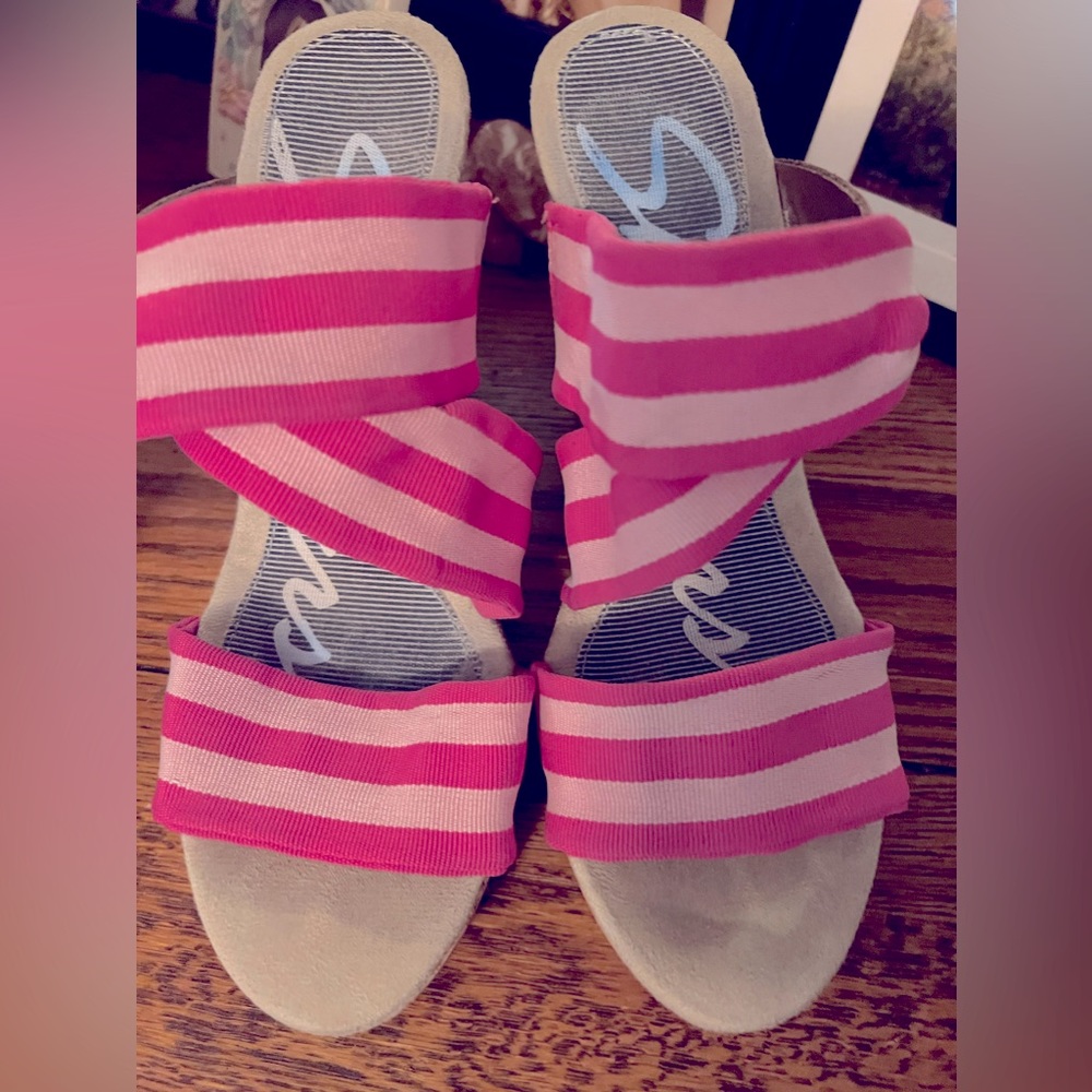 Skechers pink striped ribbon sandals